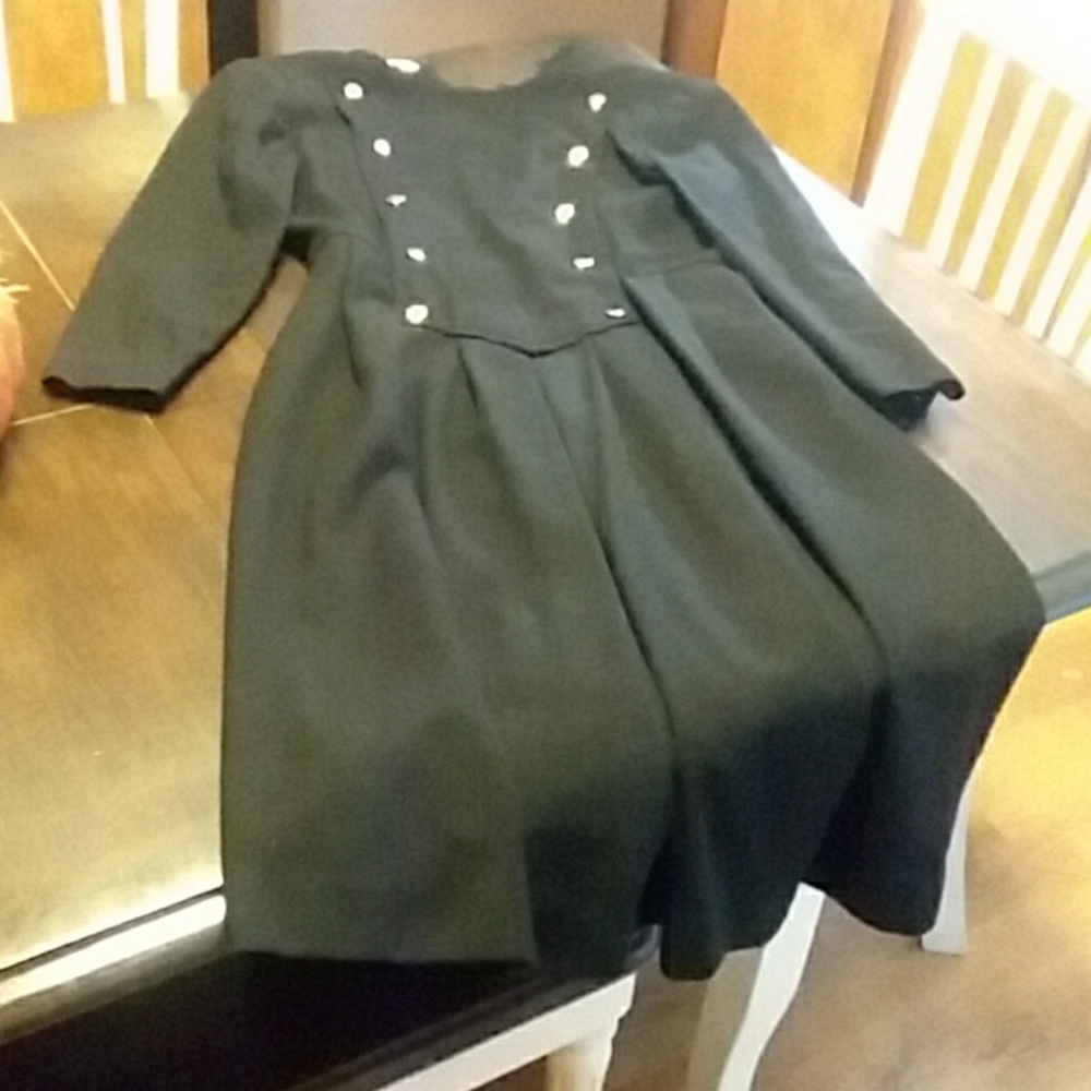 Carlisle black wool knee length dress size 6